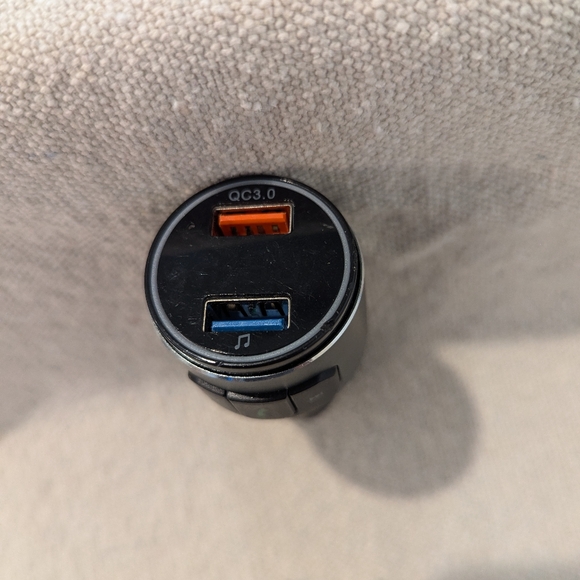 Bluetooth FM transmitter car adapter - Picture 5 of 5